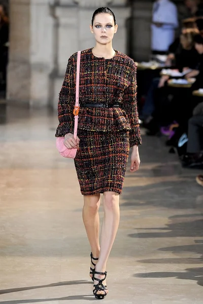 Look 12